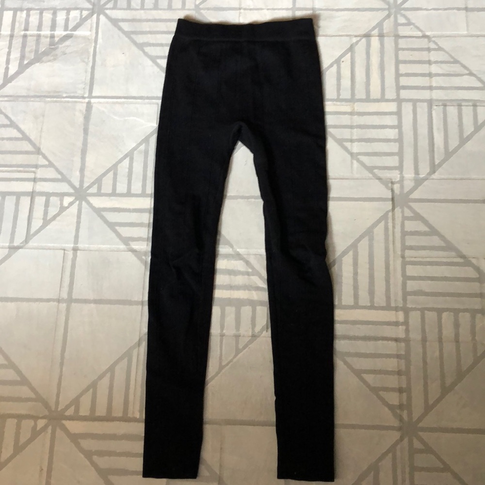 Girls black cable knit leggings